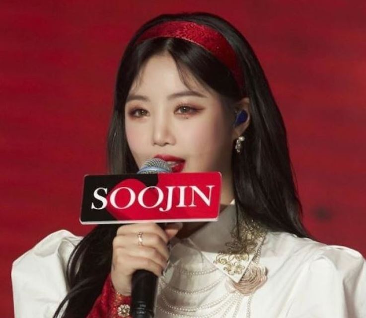 Soojin de (G)I-DLE niega las acusaciones de bullying