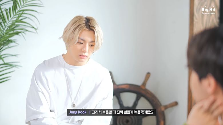 Jungkook y j-hope entrevista BE-hind Story