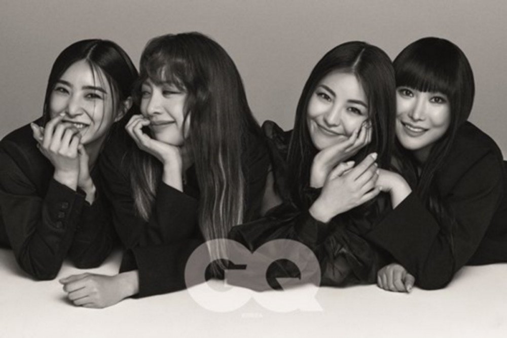 Brave girls blanco y negro edición de mayo gq korea