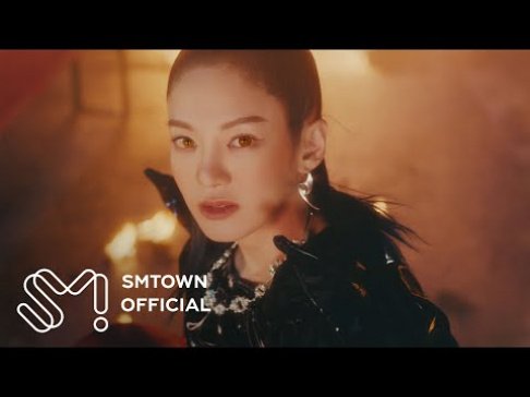 HYO (Hyoyeon de Girls' Generation) te lleva a su web en el MV pesado de EDM para 'DEEP'